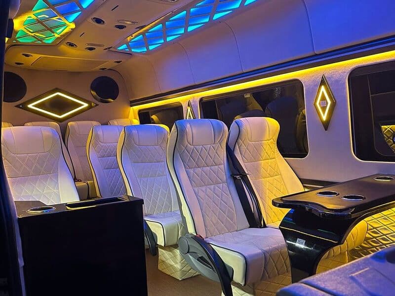Mercedes Sprinter 14 to 15 photo 2